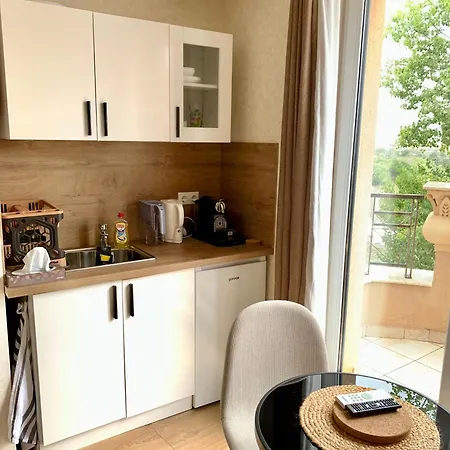 Compact Lägenhet Slăntjev Brjag
