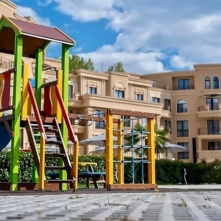 Compact Apartment *